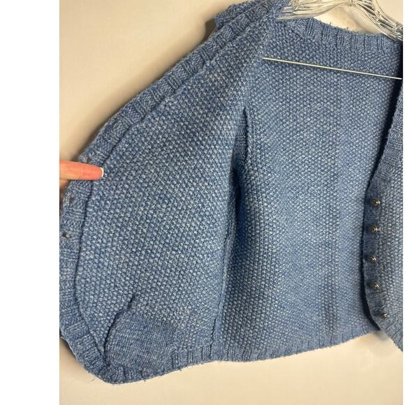 American Vintage 1980's Hand knit Blue vest coat of arms buttons size small - Picture 9 of 12